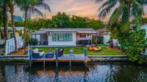 RiverWalk Villa I Private Dock & Hot Tub